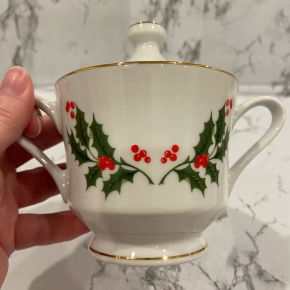 Sugar & Creamer Fine China - Made in Japan, Christmas, Porcelain - Picture 10 of 16